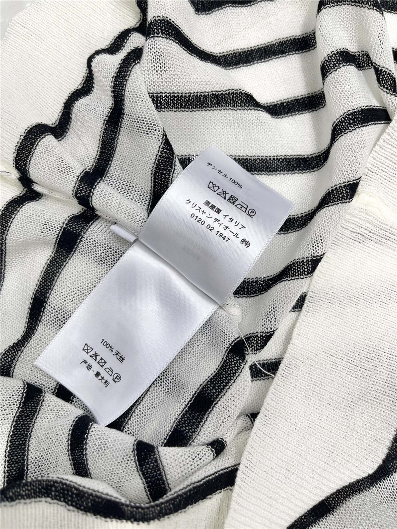 D10r striped thin knit t-shirt in white