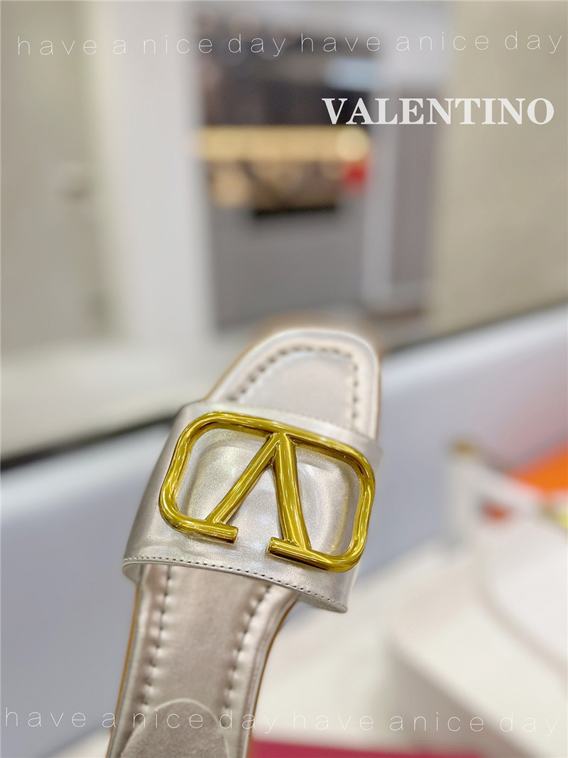 va1e*ntin0 new season slippers Marg*e1a replica shoes