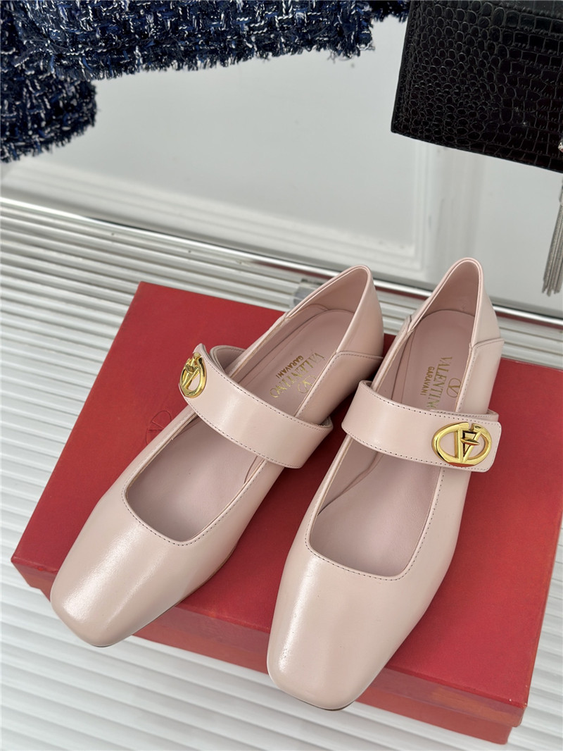 Va1e*ntin0 metal v buckle mary jane shoes replica designer shoes