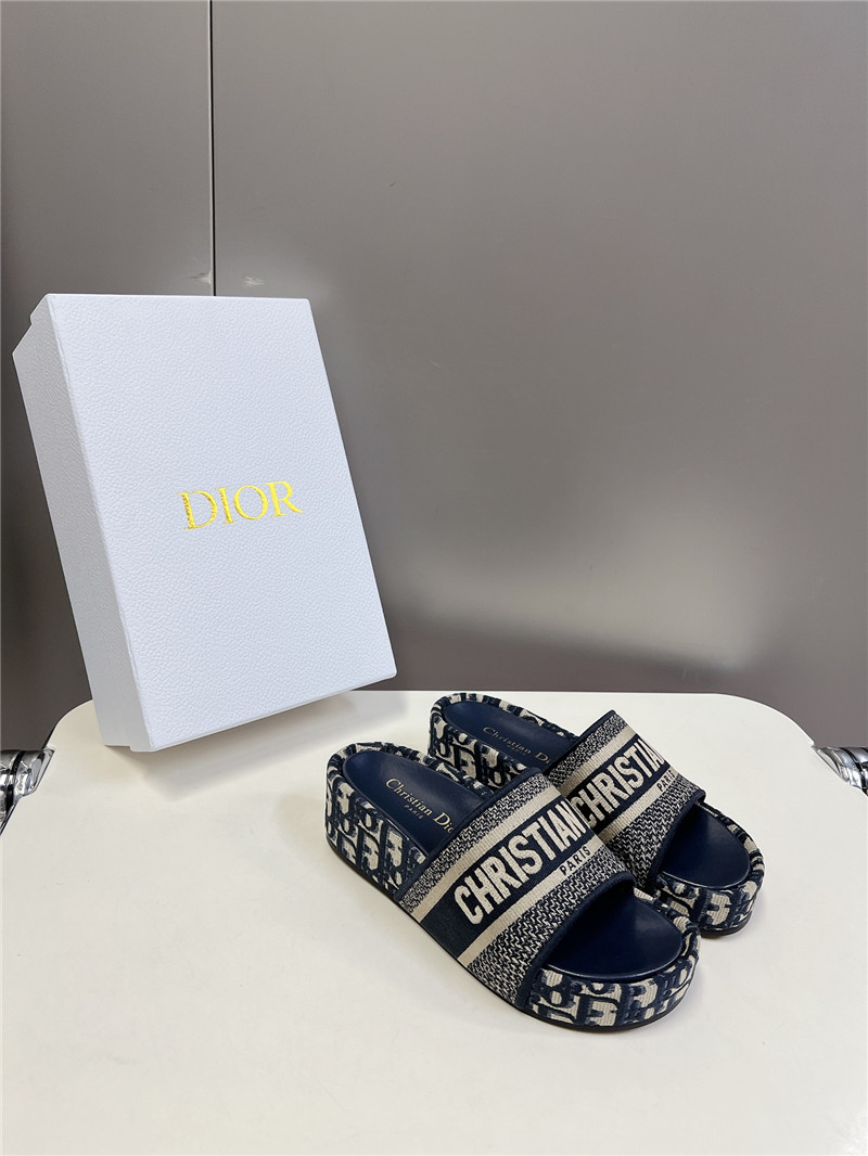 D10r printed platform slippers