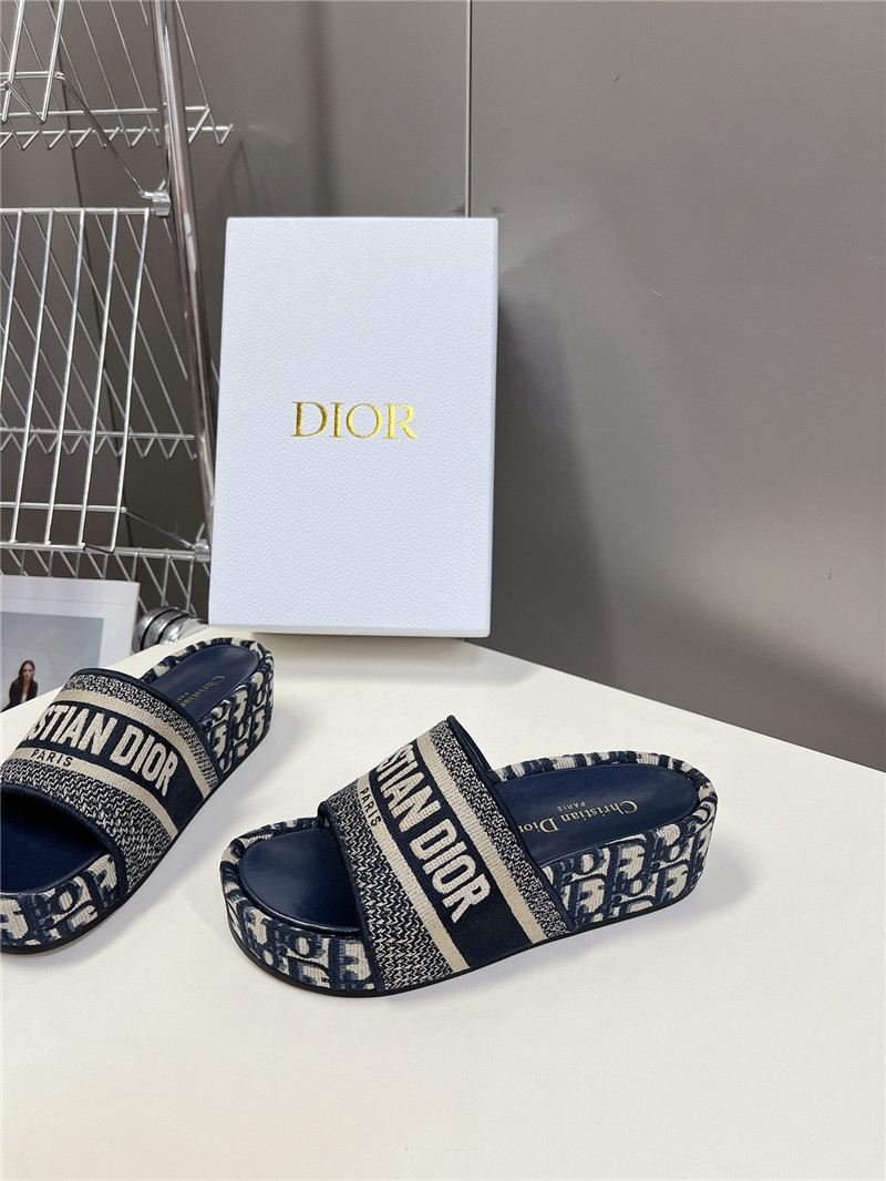 D10r printed platform slippers