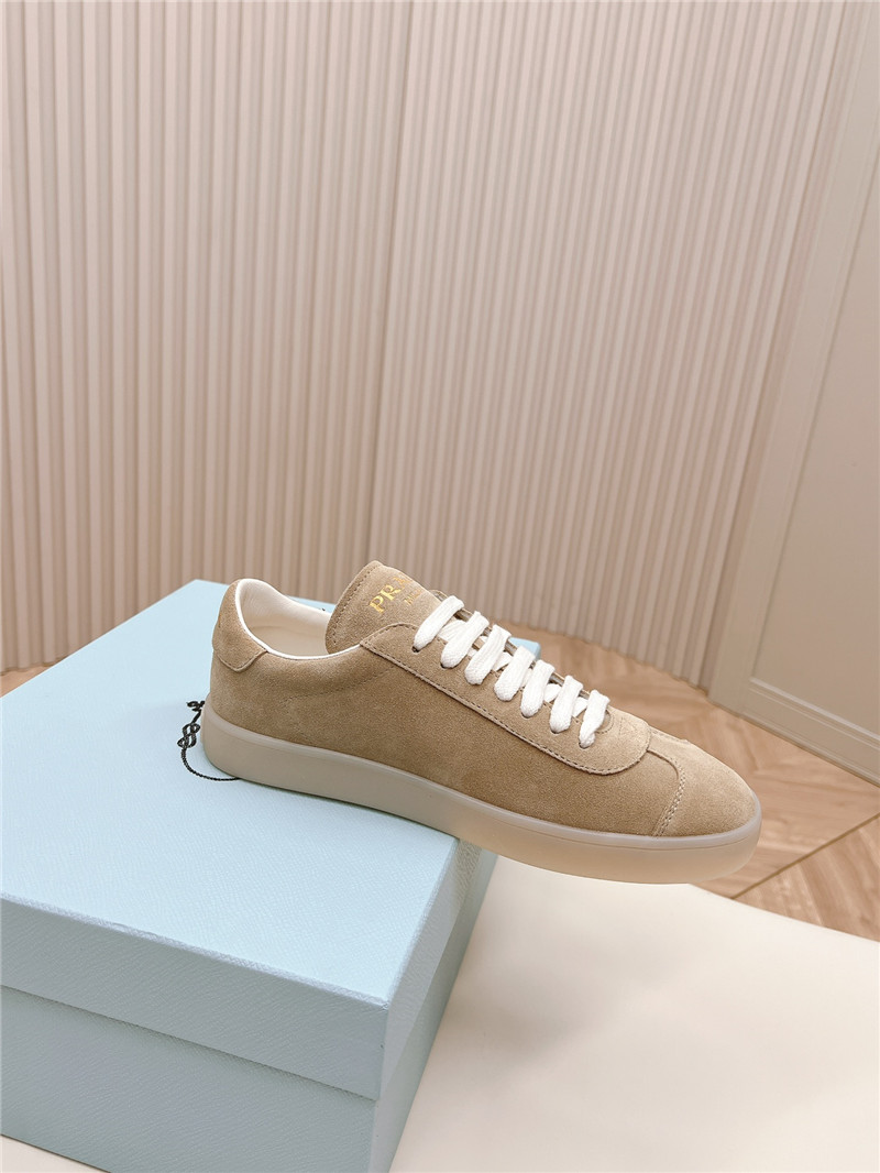 Pra*a women’s brown low top sneakers