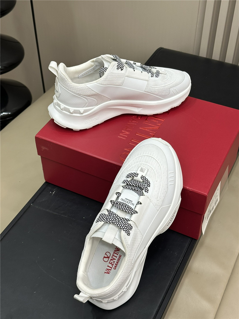 Va1e*ntin0 garavani true act sneakers