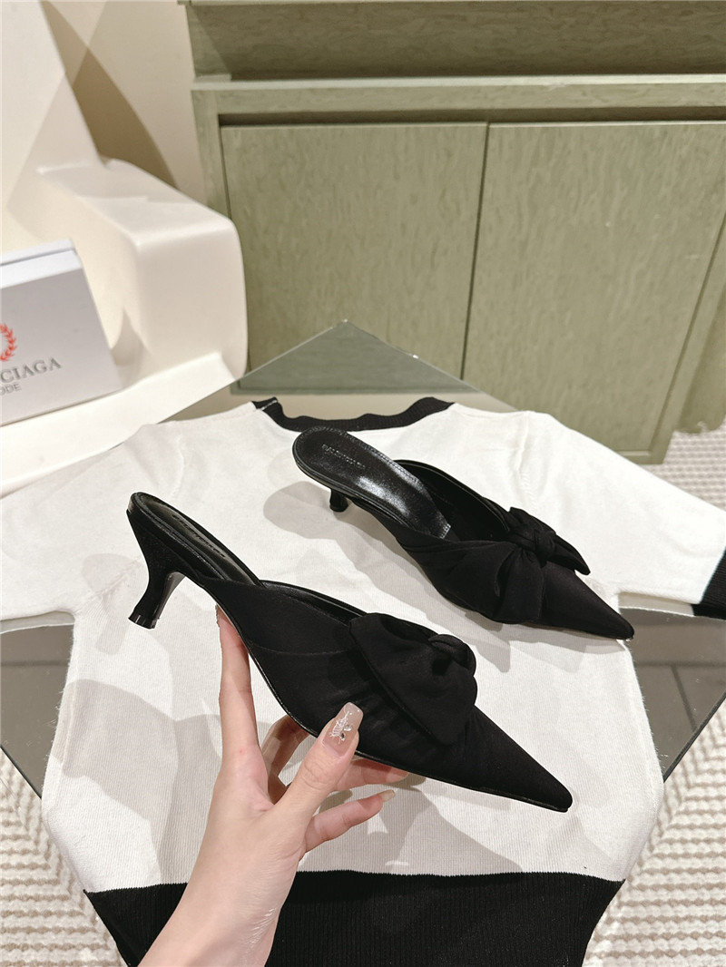 ba1en*iaga new silk cloth shoes Marg*e1a replica shoes