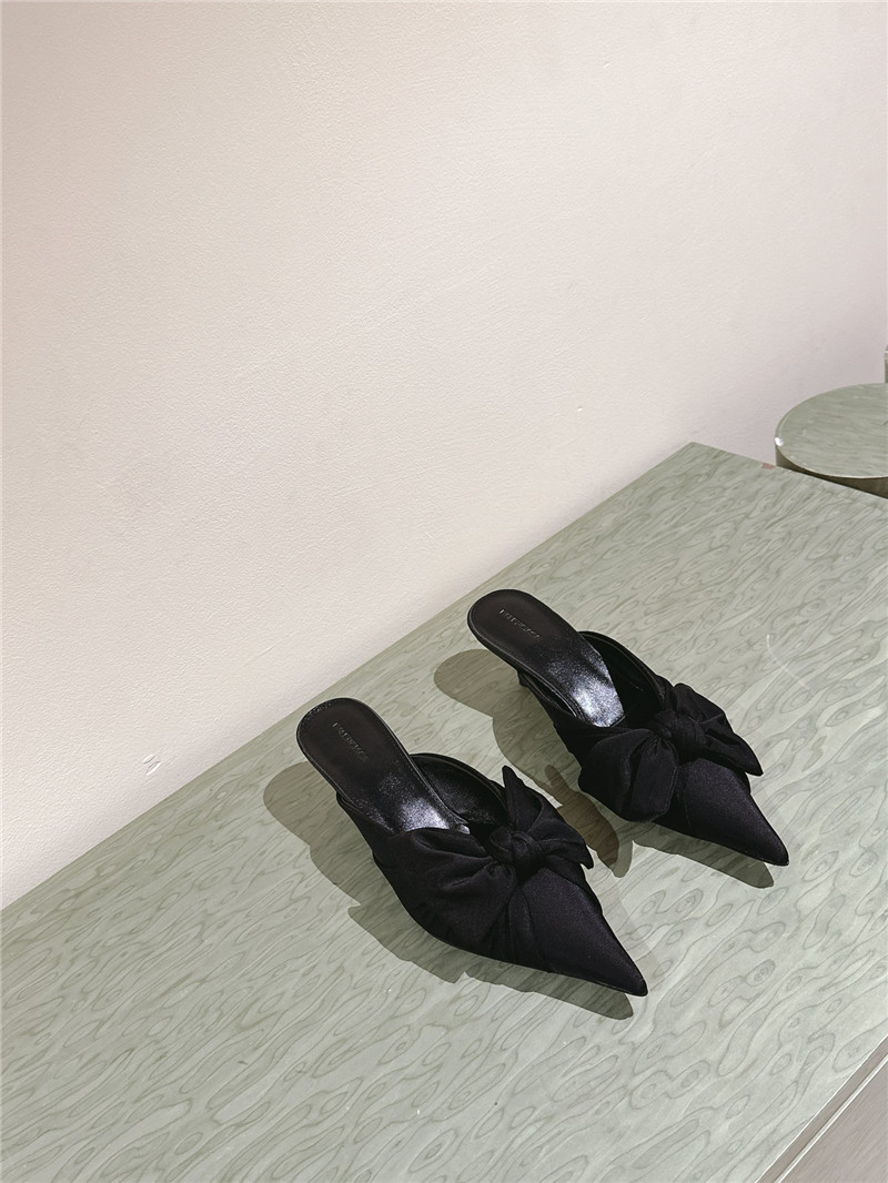ba1en*iaga new silk cloth shoes Marg*e1a replica shoes