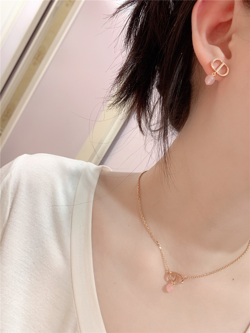 D10r new necklace