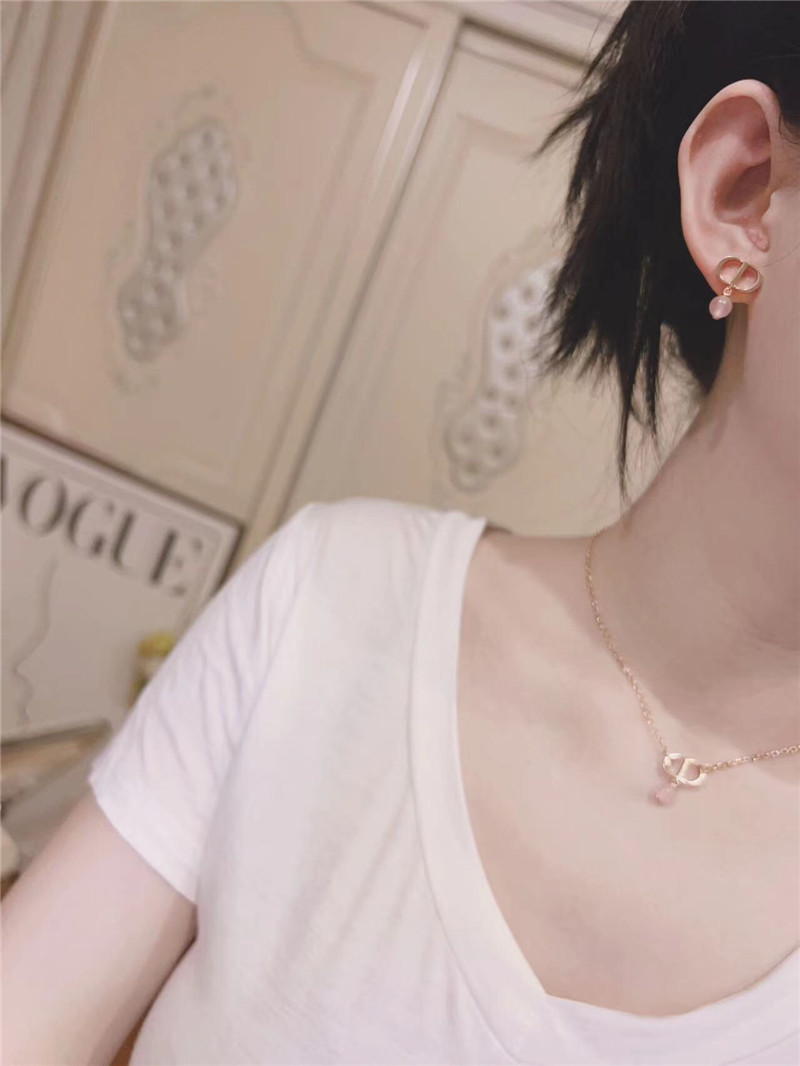 D10r new necklace