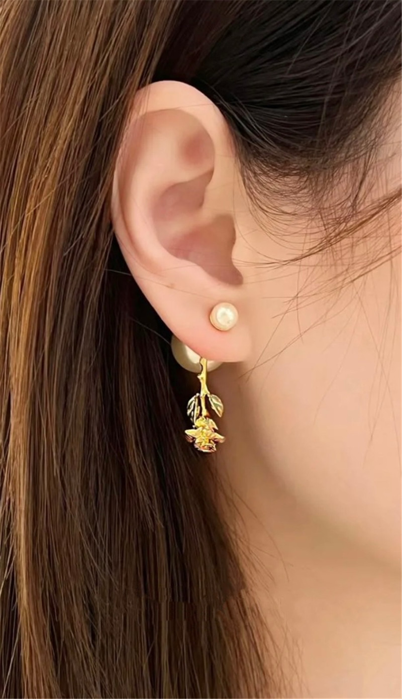D10r rose earrings
