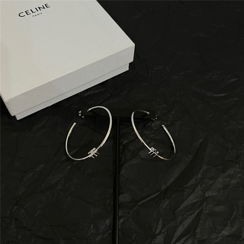 Ce1i*e new earrings