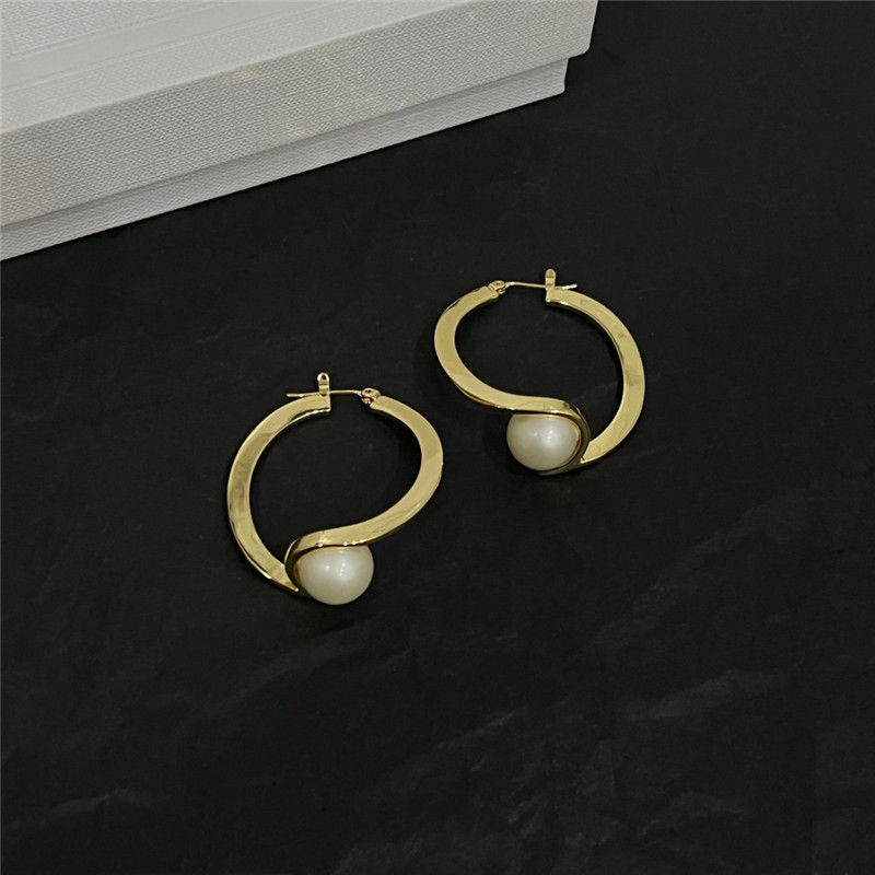 Ce1i*e new earrings