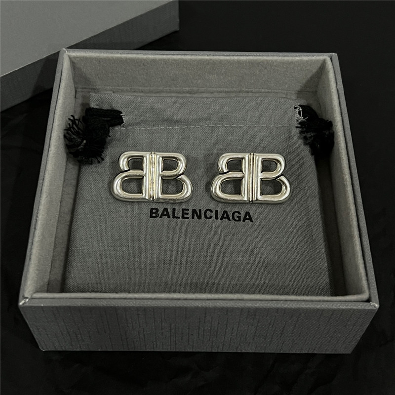 Ba1en*iaga vintage earrings