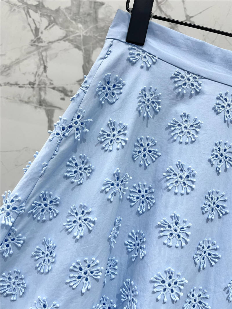 Va1e*ntin0 hollow embroidered skirt replicas clothes