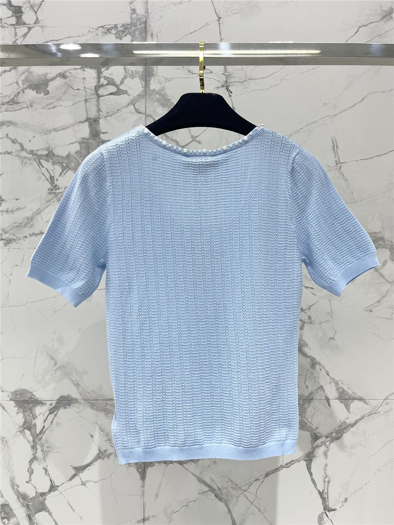 Ch**el u-neck short sleeve blue tee