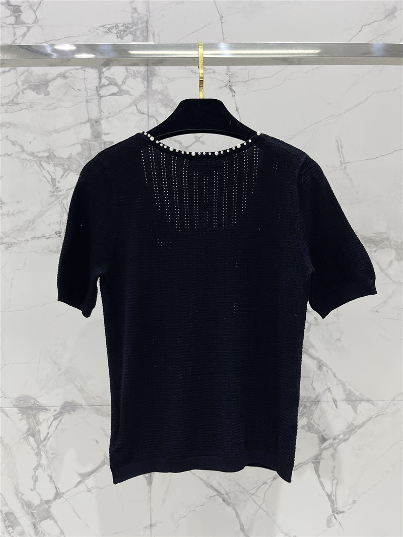 Ch**el u-neck short sleeve black tee
