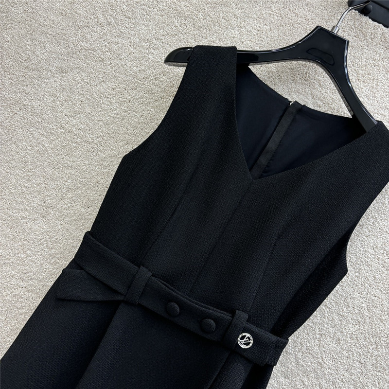 l0vis Vvtt0n lv sleeveless v-neck dress