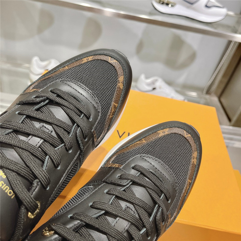 l0vis Vvtt0n lv run away sneakers in black