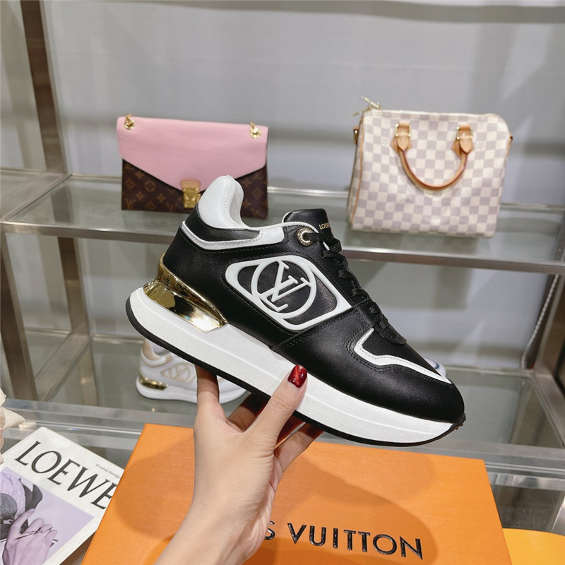 l0vis Vvtt0n women’s black lv run away sneakers
