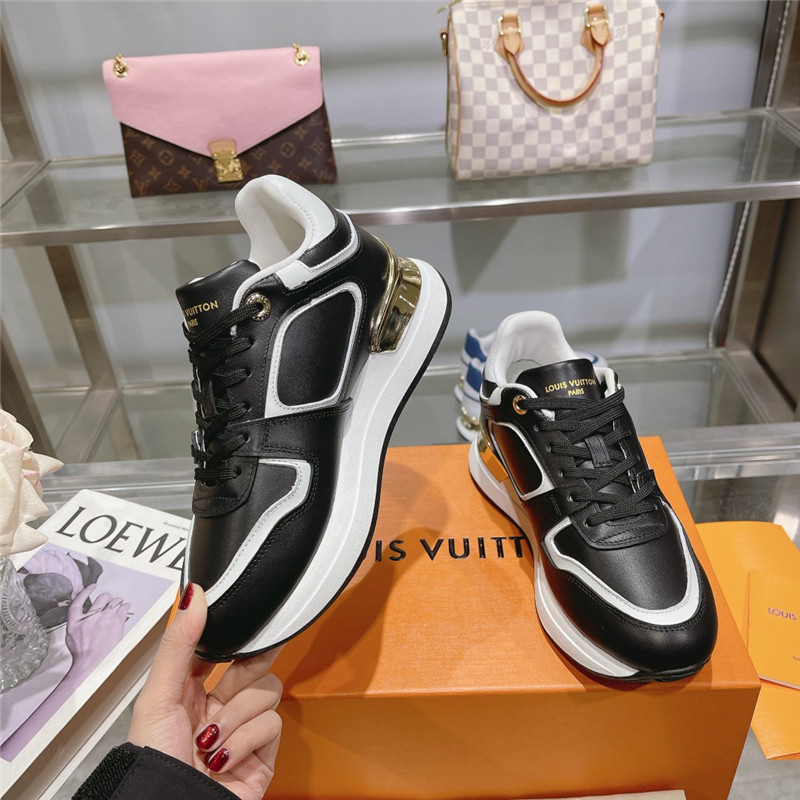 l0vis Vvtt0n women’s black lv run away sneakers