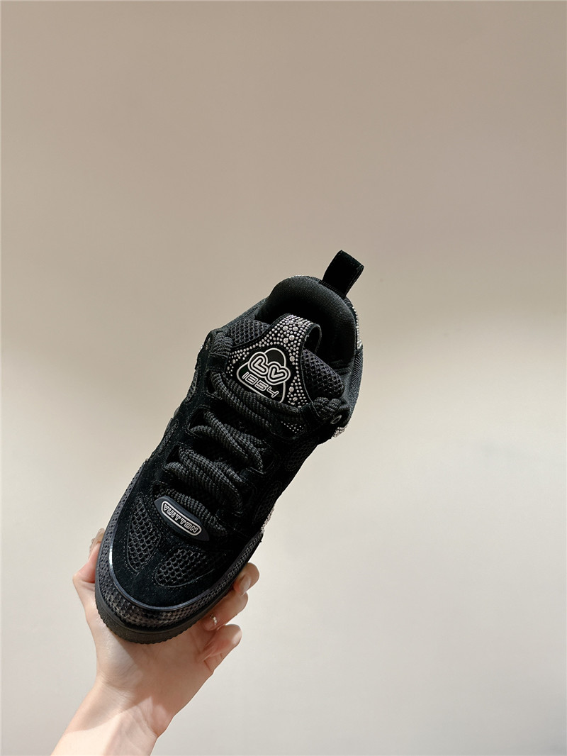 l0vis Vvtt0n lv skate trainers