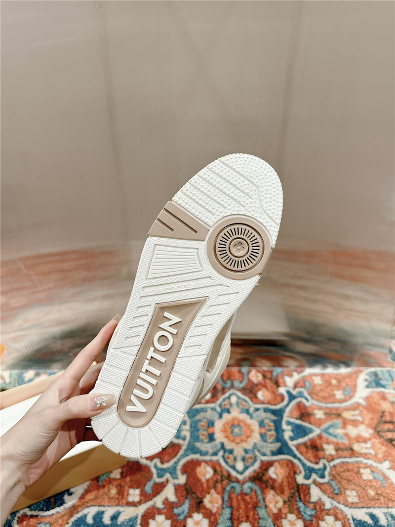 l0vis Vvtt0n lv women¡¯s beige skate trainers