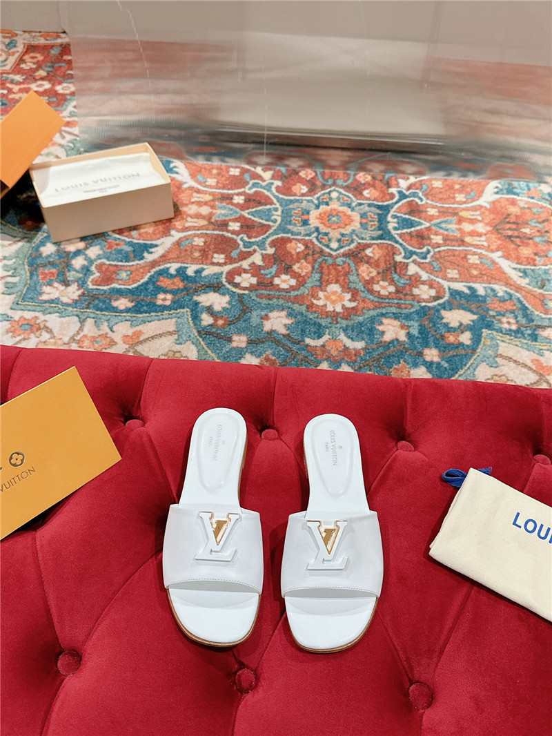 l0vis Vvtt0n lv flat sandals best replica shoes website