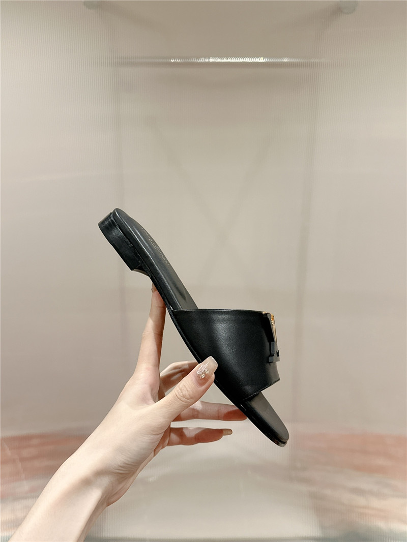l0vis Vvtt0n lv flat sandals best replica shoes website