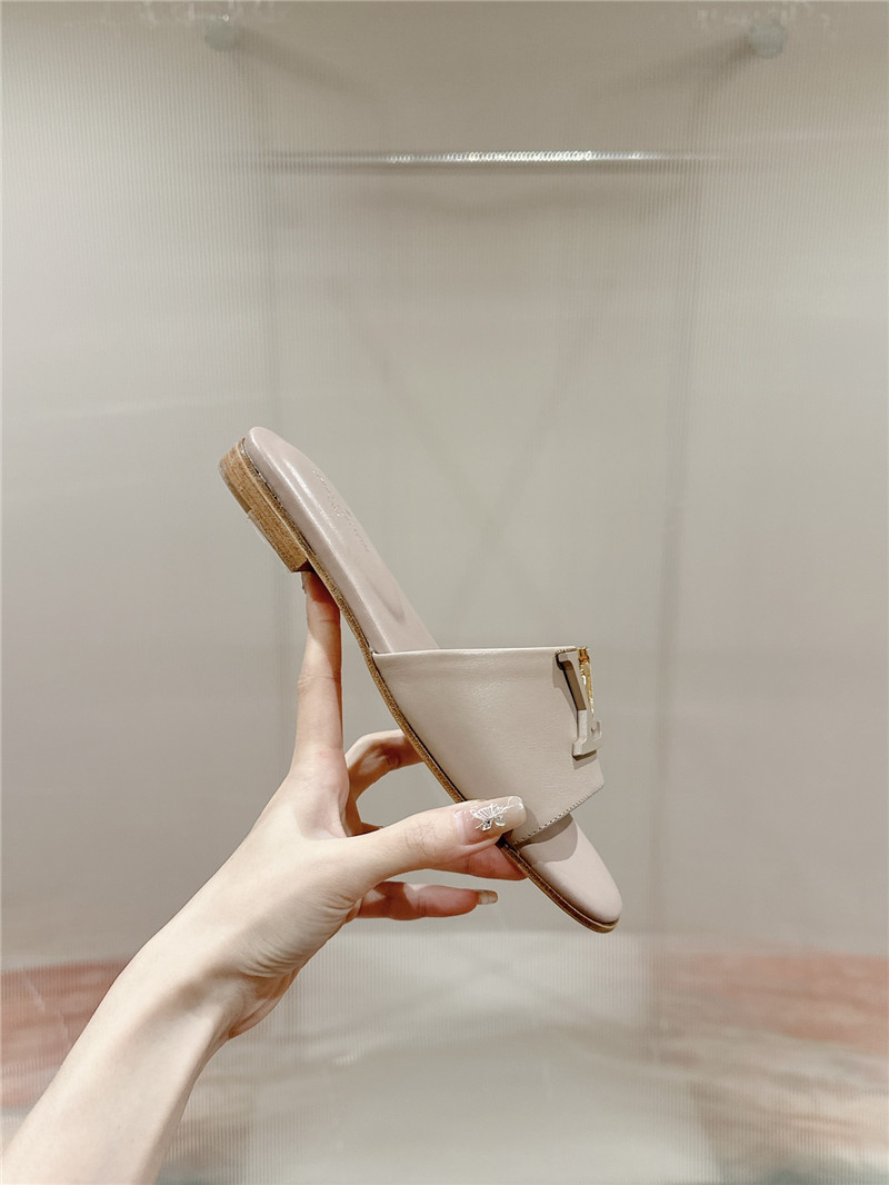 l0vis Vvtt0n lv flat sandals best replica shoes website