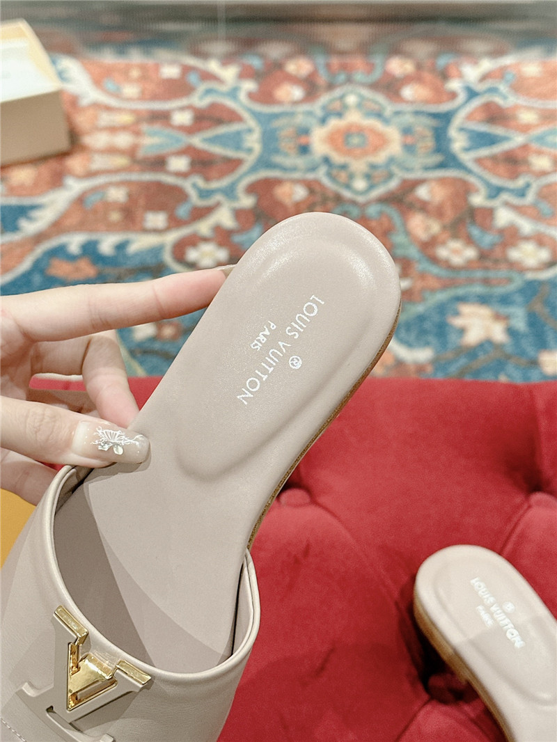 l0vis Vvtt0n lv flat sandals best replica shoes website