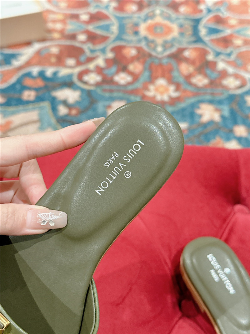 l0vis Vvtt0n lv flat sandals best replica shoes website