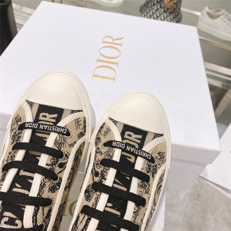 D10r walk’n sneakers