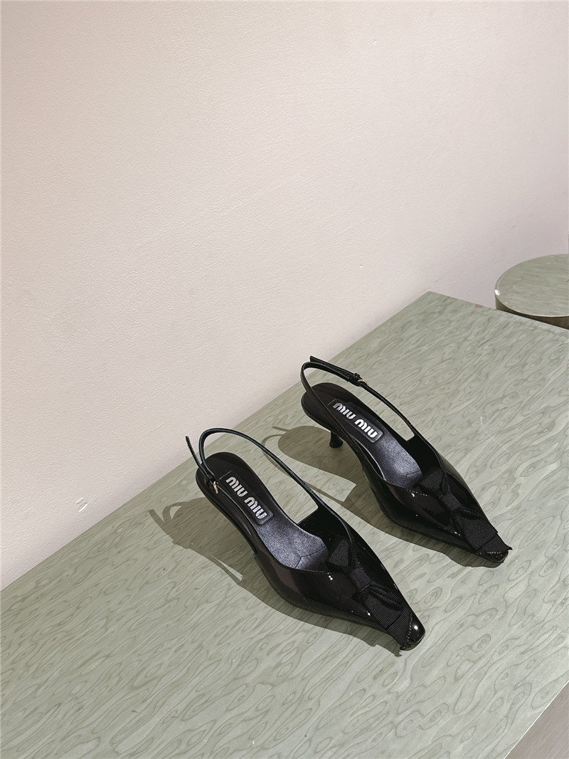 m1um1u new hollow sandals Marg*e1a replica shoes