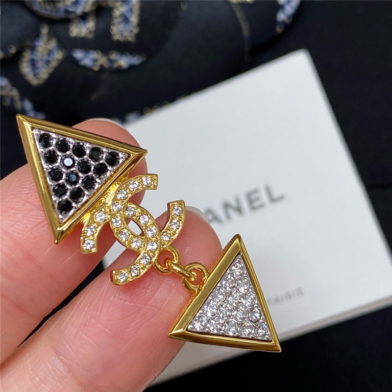 ch**el gold double c triangle black and white D1am0nd earrings