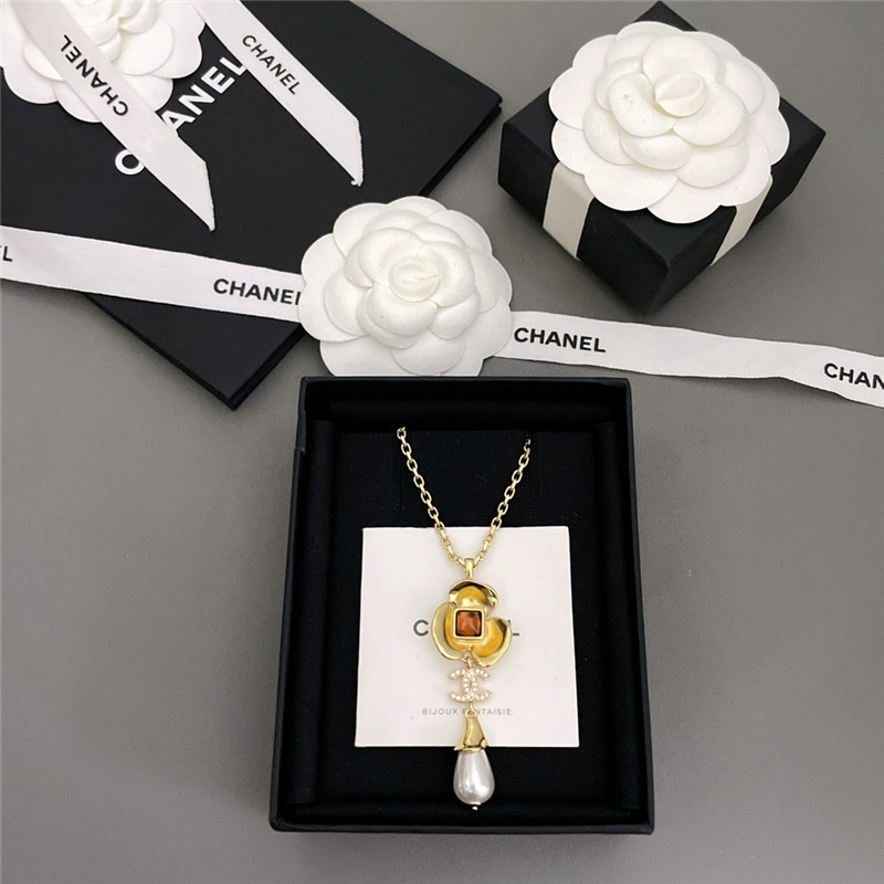 Ch**el brown stone gold flower water drop bead necklace