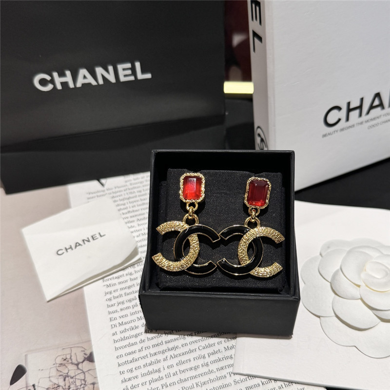 ch**el red D1am0nd gold edge lava earrings