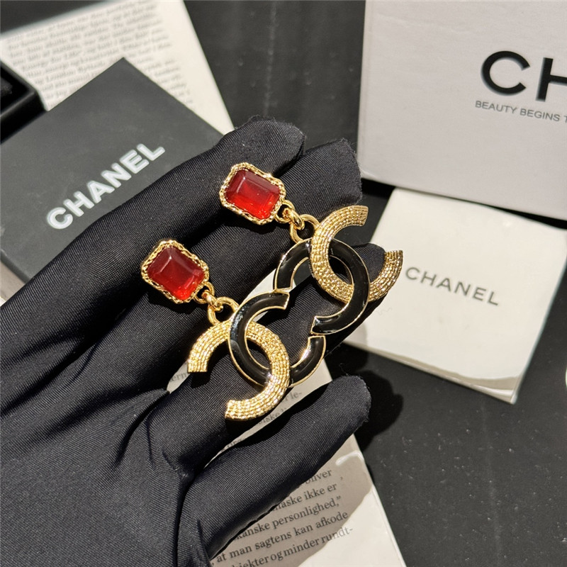 ch**el red D1am0nd gold edge lava earrings