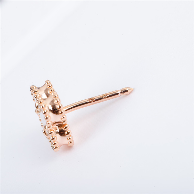 M1um1u single flower earrings