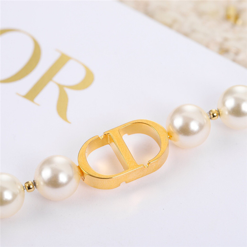 D10r pearl bracelet