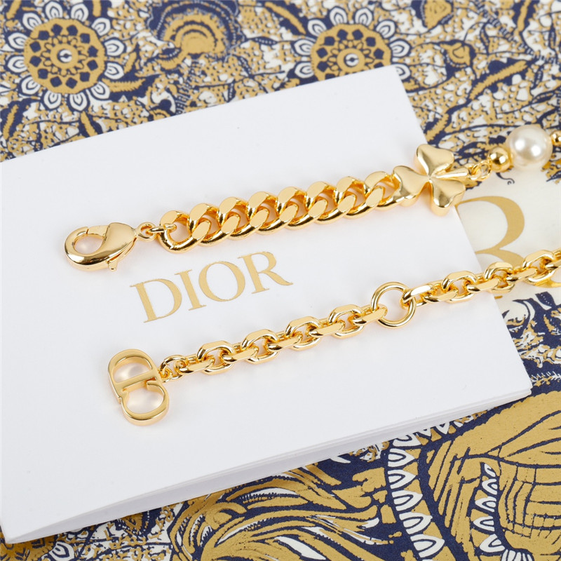D10r pearl chain bracelet