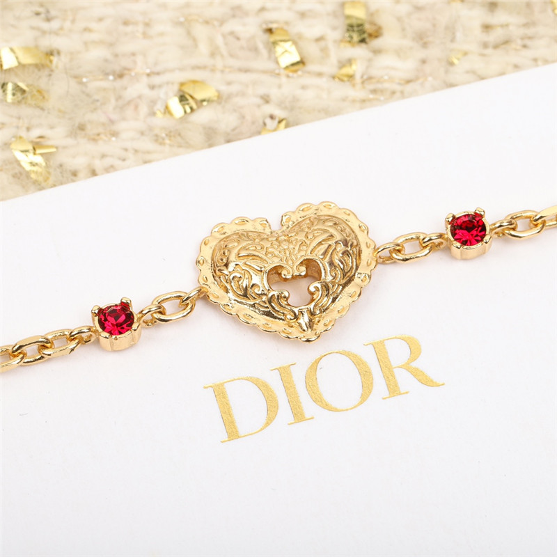 D10r embossed love bracelet