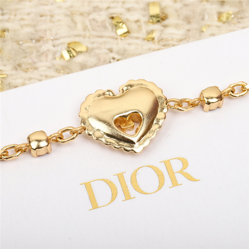 D10r embossed love bracelet
