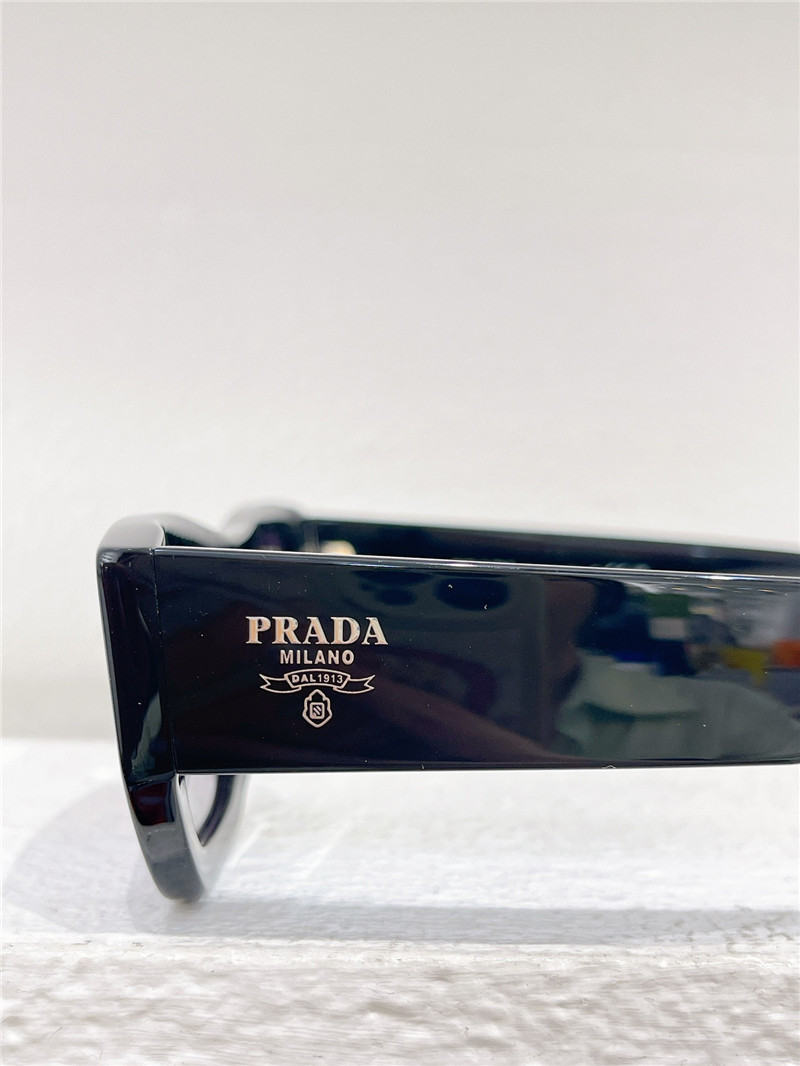 Pra*a new low-key luxury sunglasses