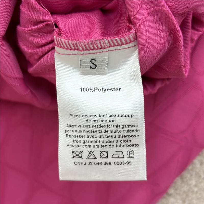 Va1e*ntin0 embroidered letter a line shorts replica clothing sites