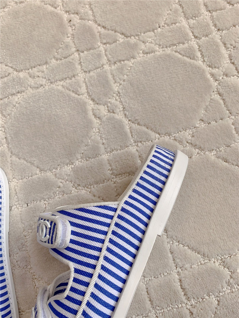Ch**el white blue dad slides