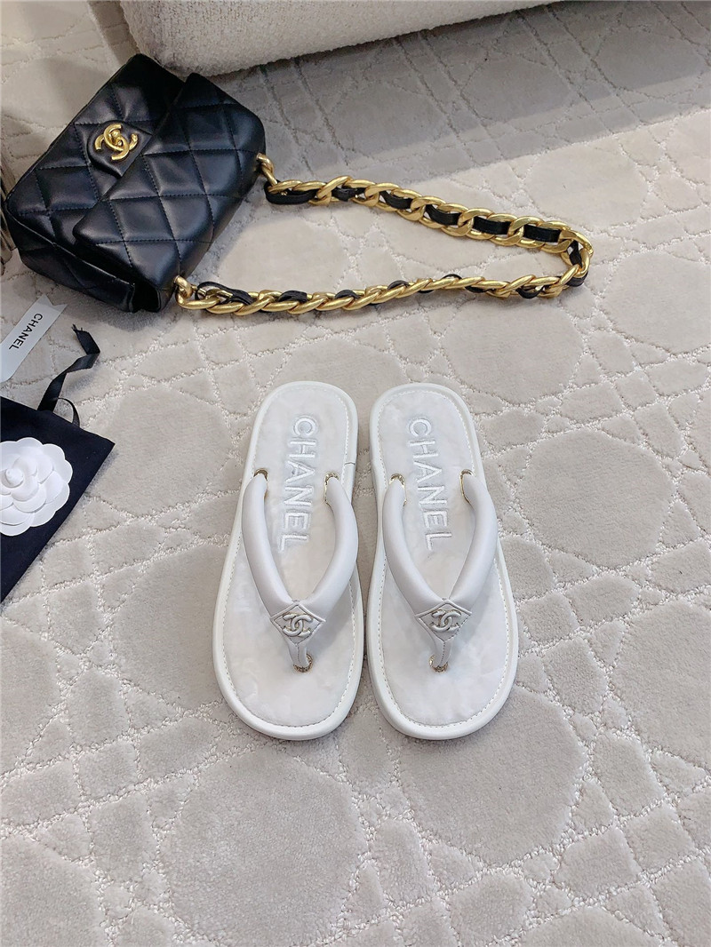 Ch**el logo white lambskin leather flip-flops