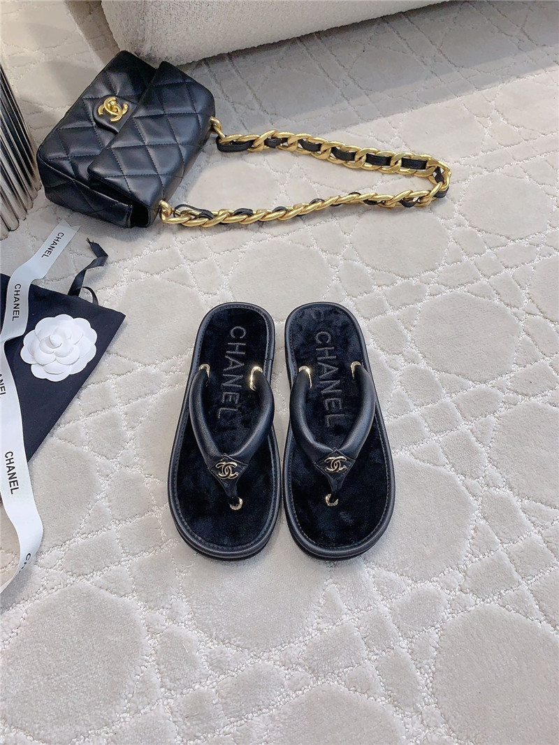 Ch**el logo lambskin leather flip-flops