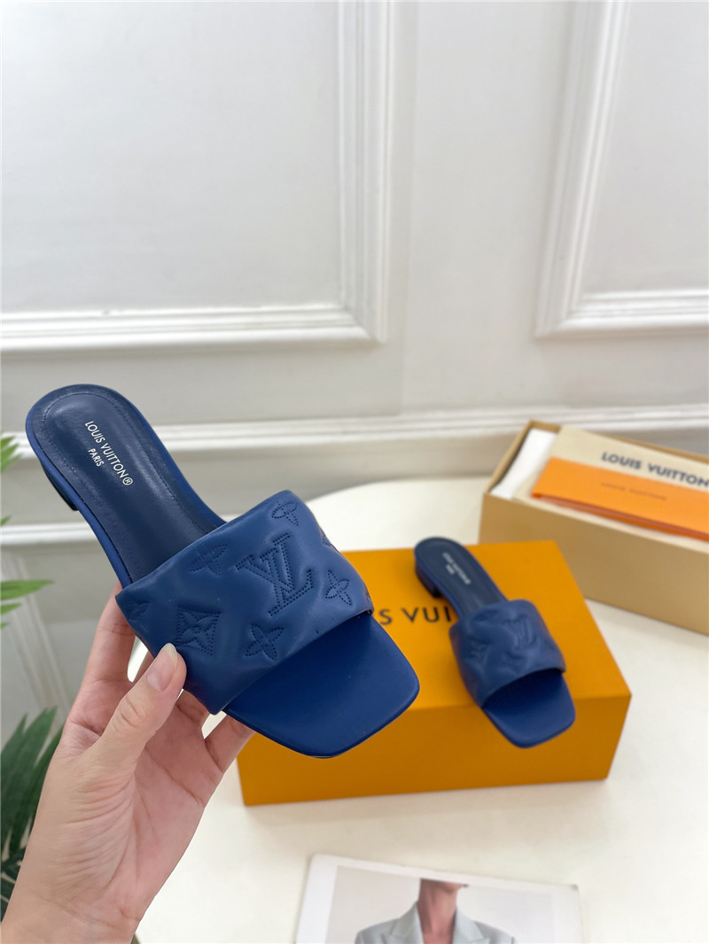 l0vis Vvtt0n revival flat mules blue
