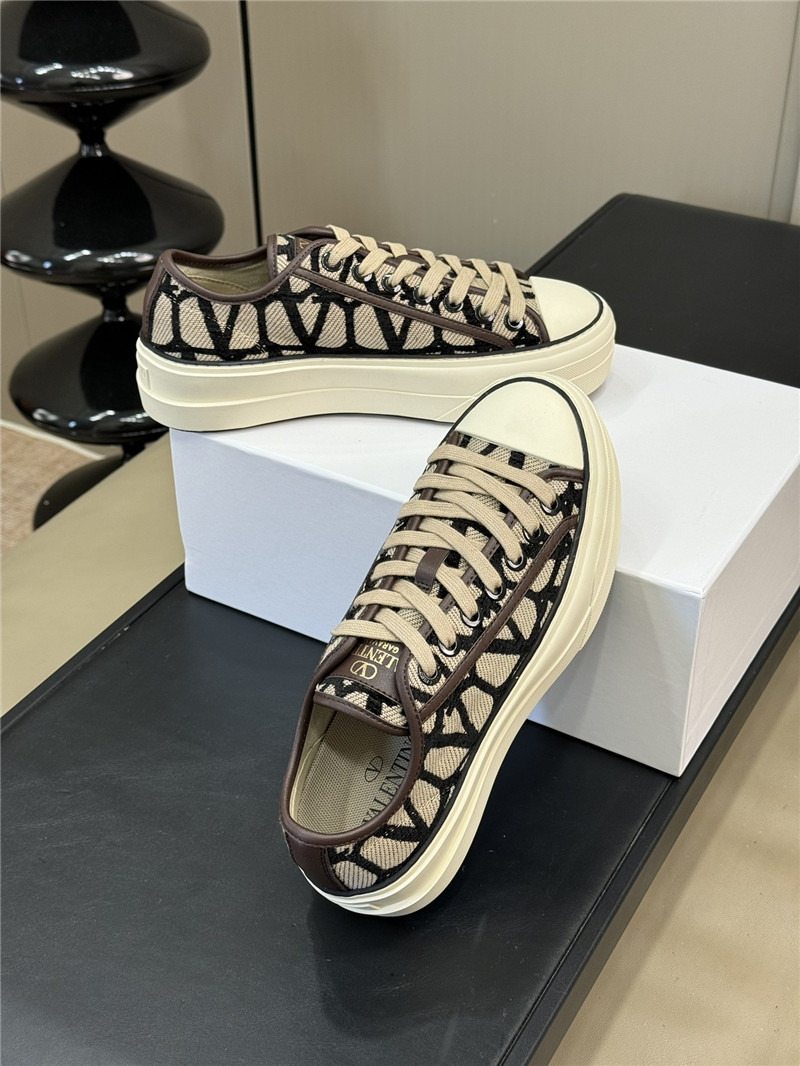 Va1e*ntin0 gray canvas flat sneakers