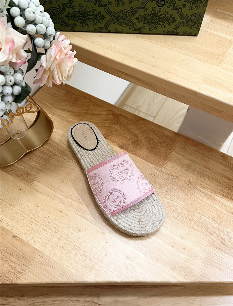 Gvc*1 interlocking g espadrille slides pink