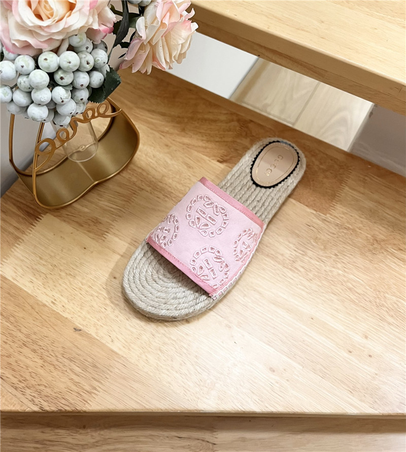 Gvc*1 interlocking g espadrille slides pink