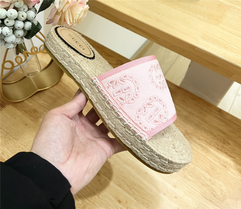 Gvc*1 interlocking g espadrille slides pink